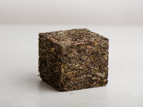 Sheng pu-erh „Sheng Shan” w formie kostki, 2019 r., 400 g (od pana Fenga)