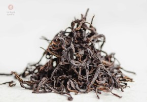 Bai Tien Xiang Wu Dong Dan Cong "AAA" (Samotne krzewy o zapachu stu niebios ze szczytu Wu Dong)