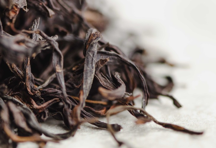 Bai Tien Xiang Wu Dong Dan Cong "AAA" (Samotne krzewy o zapachu stu niebios ze szczytu Wu Dong)