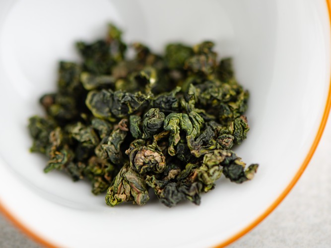 Tie Guan Yin Guo Xiang „AA” (Żelazna Bogini Miłosierdzia z Owocowym Aromatem), 2025