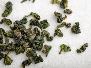 Tie Guan Yin Guo Xiang „AA” (Żelazna Bogini Miłosierdzia z Owocowym Aromatem), 2025