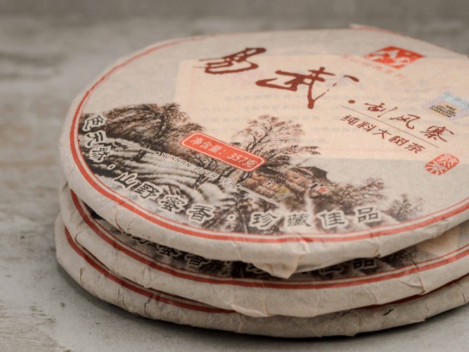 Shu puer „Wioska w Yiwu” (Yiwu Gua Feng Zhai), 357, 2011.
