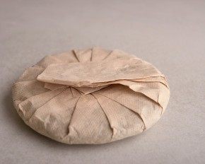 Shu puer „Bai Zhi Bing”, od cioci Ming, 2017 r., 200 g.