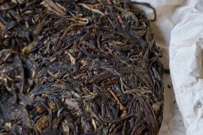 Sheng pu-erh „Bo He Tang (Miętowy Cukierek)”, 2022 r., 357 g.