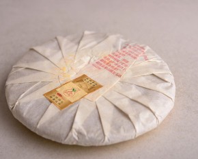 Shu pu-erh „Czysty aromat z góry Bulang” (Bu Lang Chun Wei), 2010 r., 250 g.