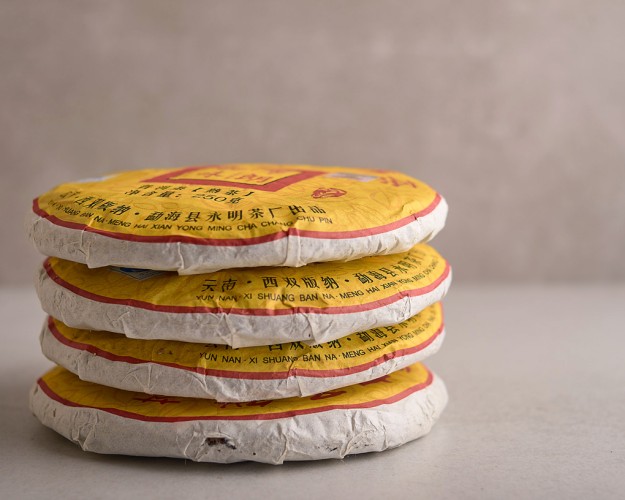 Shu pu-erh „Czysty aromat z góry Bulang” (Bu Lang Chun Wei), 2010 r., 250 g.