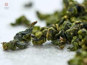 Tie Guan Yin Guo Xiang „AAA” (Żelazna Bogini Miłosierdzia z Owocowym Aromatem), wiosna 2025