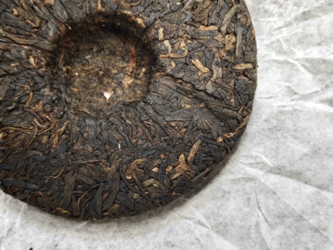 „Bardzo Czarny Chalat” (oolong z shu pu’erem), 100 g.