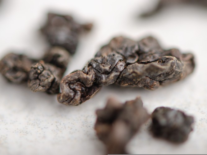 Ji Bian Lao Cha Wang Hong Shuei „AAA” (Władca Starej Herbaty), Yunnan Oolong