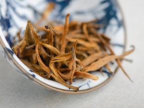 Dian Hong Da Jin Ya "AAA" (Wielka Złoty Pączek), 2025