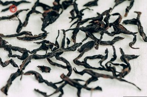 Rou Gui „AA” (Jadeitowa Cynamonowa Kora)