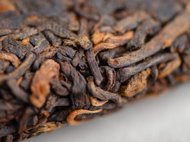 Shu puer „Muzułmanin” (Ji Ding Xing), 2005, 357 g.