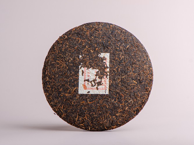 Shu puer "Olejek Kamforowy", "Muslim" 2006, 357 g.