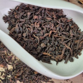 Ku Gua Shu pu-erh (shu pu-erh dojrzewający w gorzkiej dyni), 2010 r.