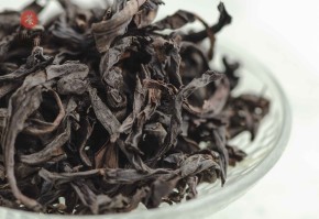 Gao Cong Da Hong Pao „AAA” (Wielki Czerwony Szat z wysokich krzewów)