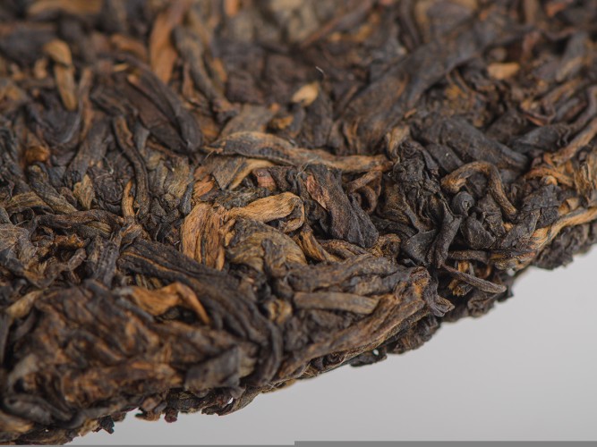 Shu Puer „Menghai Ji Sheng, organiczne”, Menhai, 2013, 357.