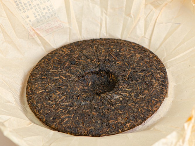 Shu puer "Peacock from Menghai", 357g, 2012