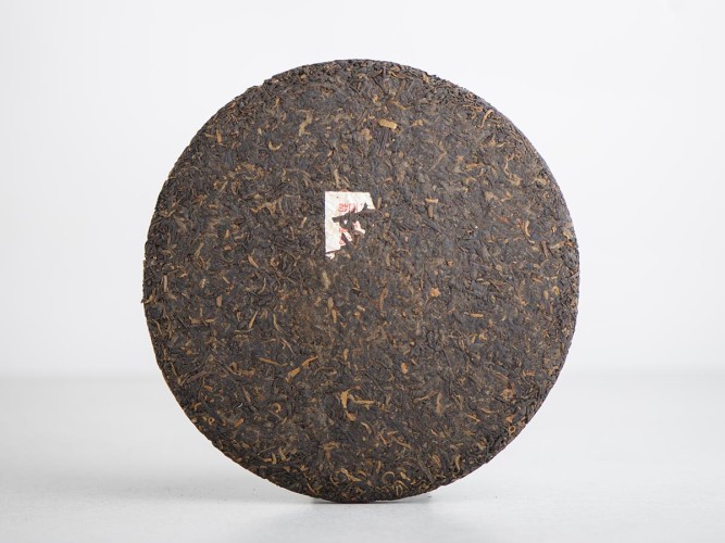 Shu pu-erh „Zhong Cha” (Czerwona Pieczęć), Menghai, 2003 r.