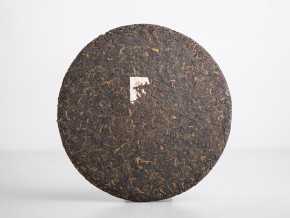 Shu pu-erh „Zhong Cha” (Czerwona Pieczęć), Menghai, 2003 r.