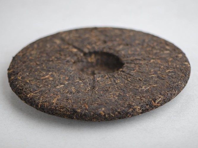 Shu pu-erh „Zhong Cha” (Czerwona Pieczęć), Menghai, 2003 r.