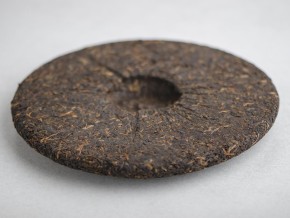 Shu pu-erh „Zhong Cha” (Czerwona Pieczęć), Menghai, 2003 r.